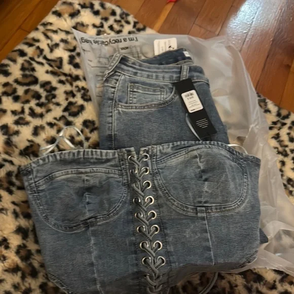 Wait For Me Denim Capri Set - Medium Wash Small - Picture 8 of 9